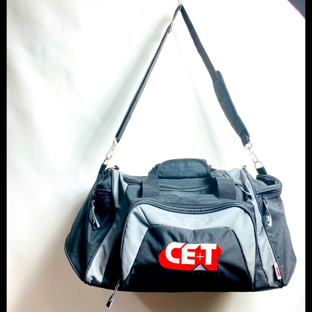 Leed’s Gym bag with pockets And starp black